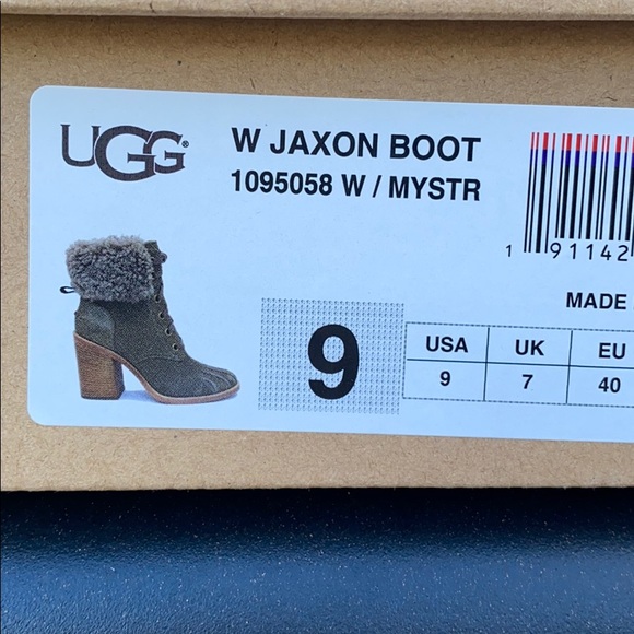 UGG boots - Picture 3 of 5